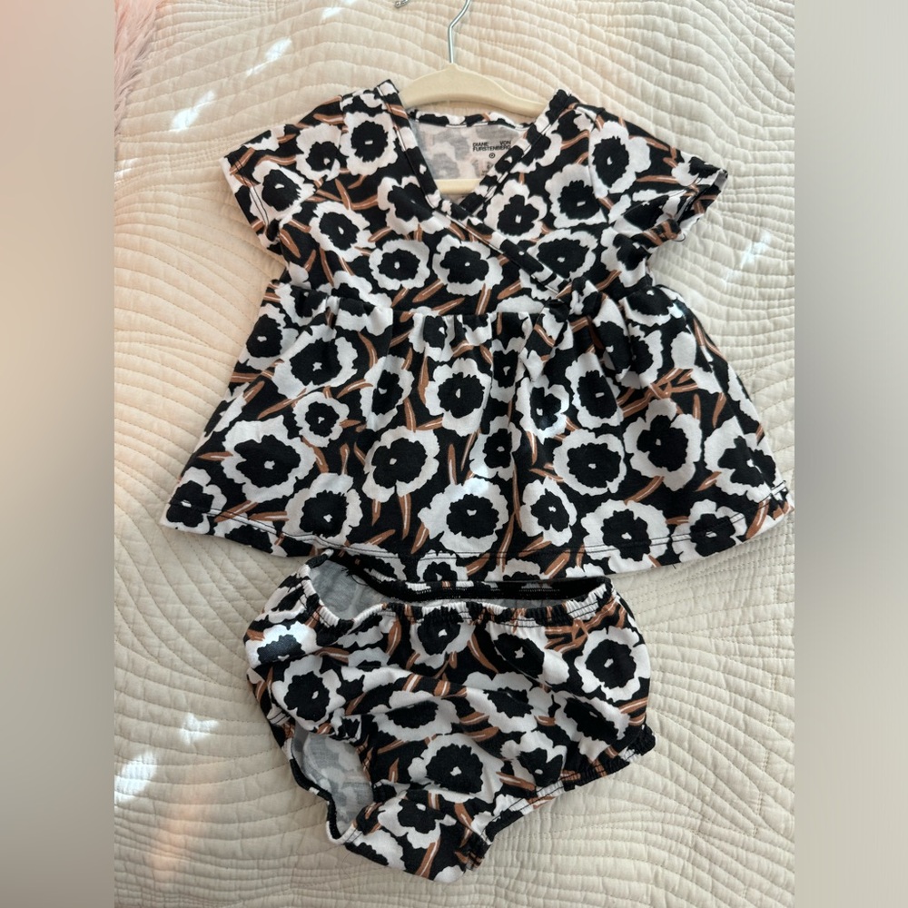 Diane Von Furstenberg x Target Infant 2 pc Size 6-9 months. EEUC